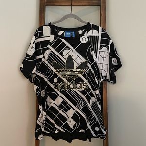 Adidas Large jersey style t-shirt